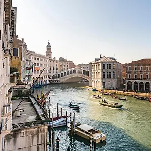 Ca' Pellegrini Luxury Grand Canal Apartment